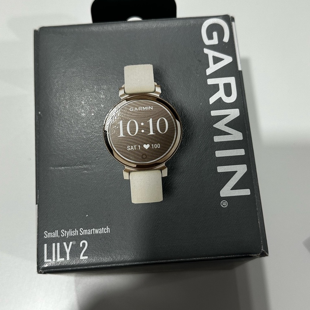 Garmin Cream Smartwatch Elegant Design